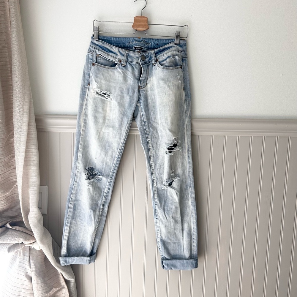 American Eagle Outfitters Size 2 Low Rise Light Blue Distressed Skinny Jeans